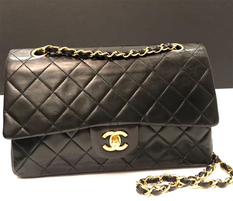 chanel 2.55 cc.